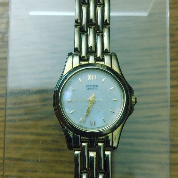 Citizen Quartz Watch Vintage Gold Tone Roman Numeral Dial Wristwatch Timeless main image 9